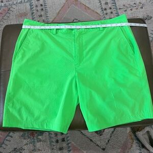 Vineyard Vines wicking golf shorts